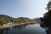 宇治川沿い